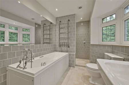 Charming detached family home situated at the end of a sought after private road. - Photo 3