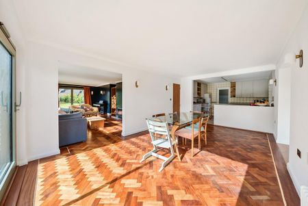 4 bedroom detached house to rent - Photo 2