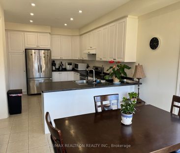 For Lease - 257 Sharon Creek Drive, East Gwillimbury, Ontario - Photo 4