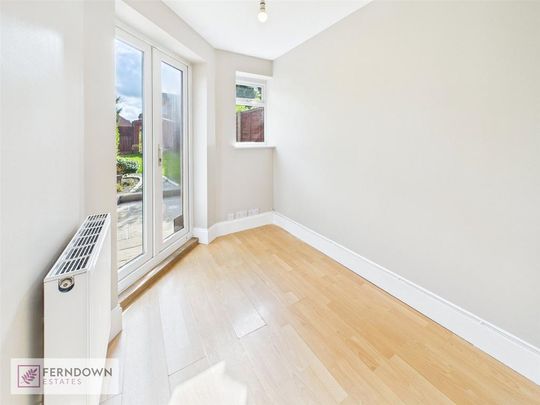 3 bedroom terraced house to rent - Photo 1