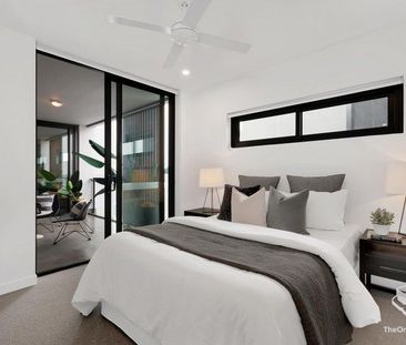 MILTON - HIGH FLOOR 2 BEDROOM 2 BATH ROOM APARTMENT WITH 1 CARPARK - Photo 5