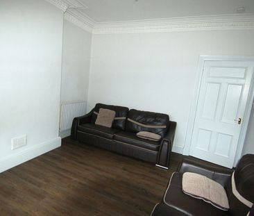 Flat to rent on - Photo 6