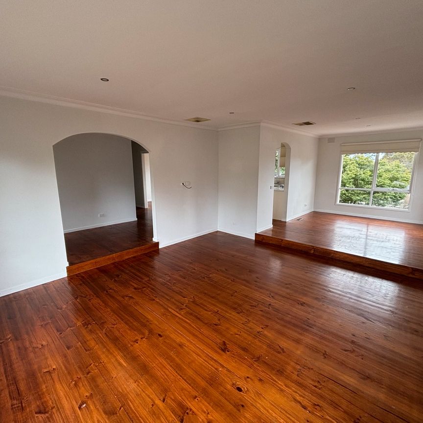 80 Roseman Road, Chirnside Park - Spacious Family Home in a Prime Chirnside Park Location - Photo 1