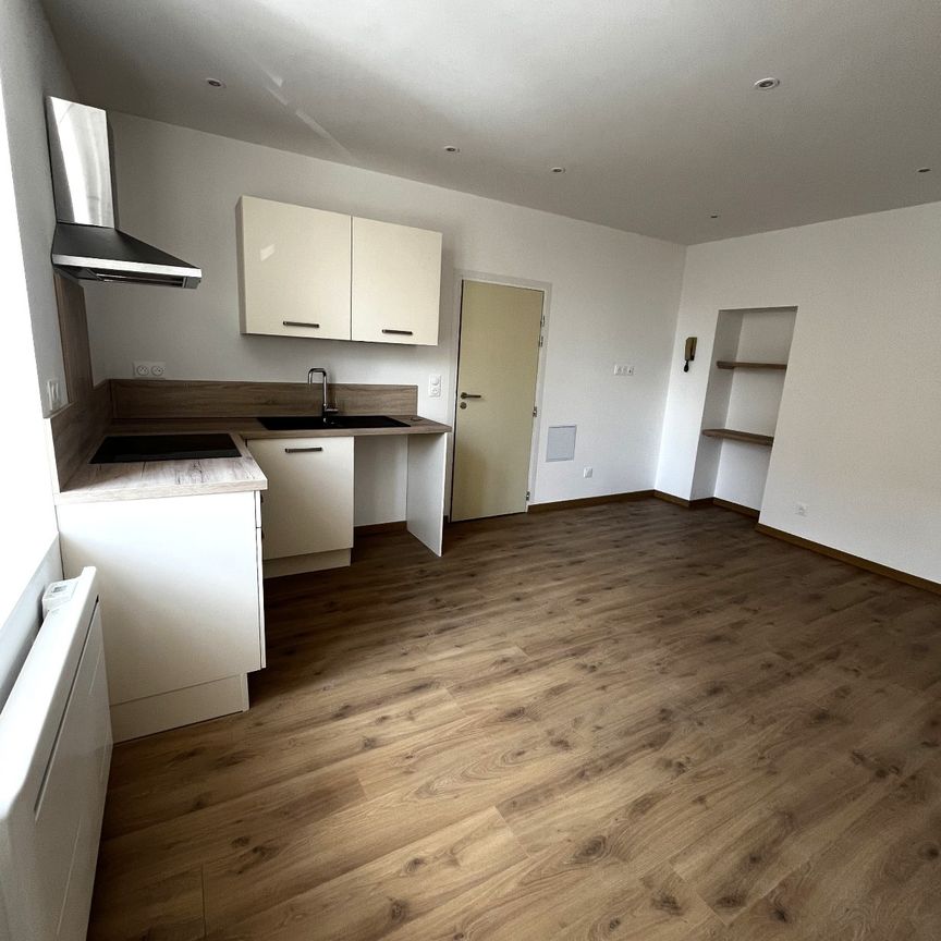 CENTRE-VILLE - T3 entièrement rénové de 68m² situé au 1er étage, avec cuisine équipée - Photo 1