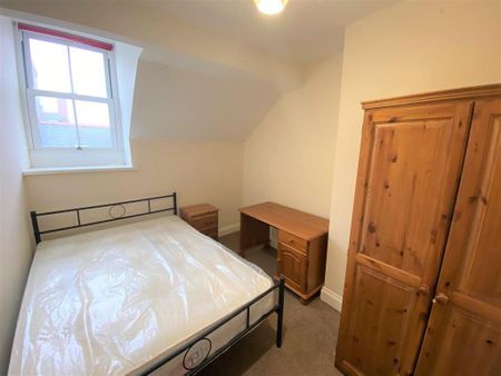 6 bedroom house to rent - Photo 2