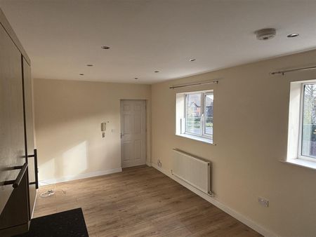 2 bed flat to rent on Ilkeston, Church Street, DE7 - Photo 5