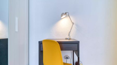 Room in a shared 4-bedroom apartment for rent in Pozuelo de Alarcón, perfect for professionals - Photo 4