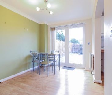 3 bedroom terraced house to rent - Photo 2