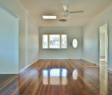 Polished Timber Floors - Convenient Location - Photo 4