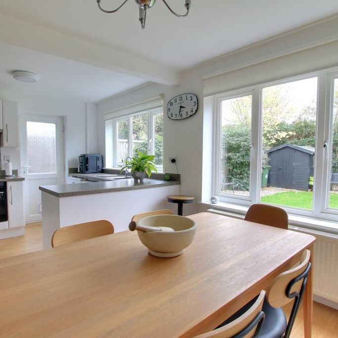 4 bedroom detached house to rent - Photo 1