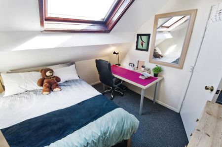 4 bedroom flat to rent - Photo 5