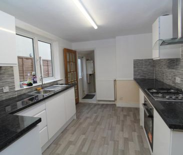 3 bedroom terraced house to rent - Photo 6