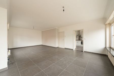 GERENOVEERD DUPLEX APPARTEMENT MET 3 SLPKS OP GUNSTIGE LOCATIE - Photo 5