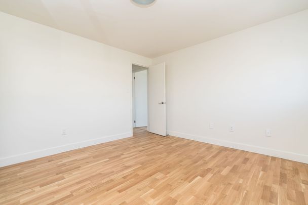 150 The Donway West - Photo 1