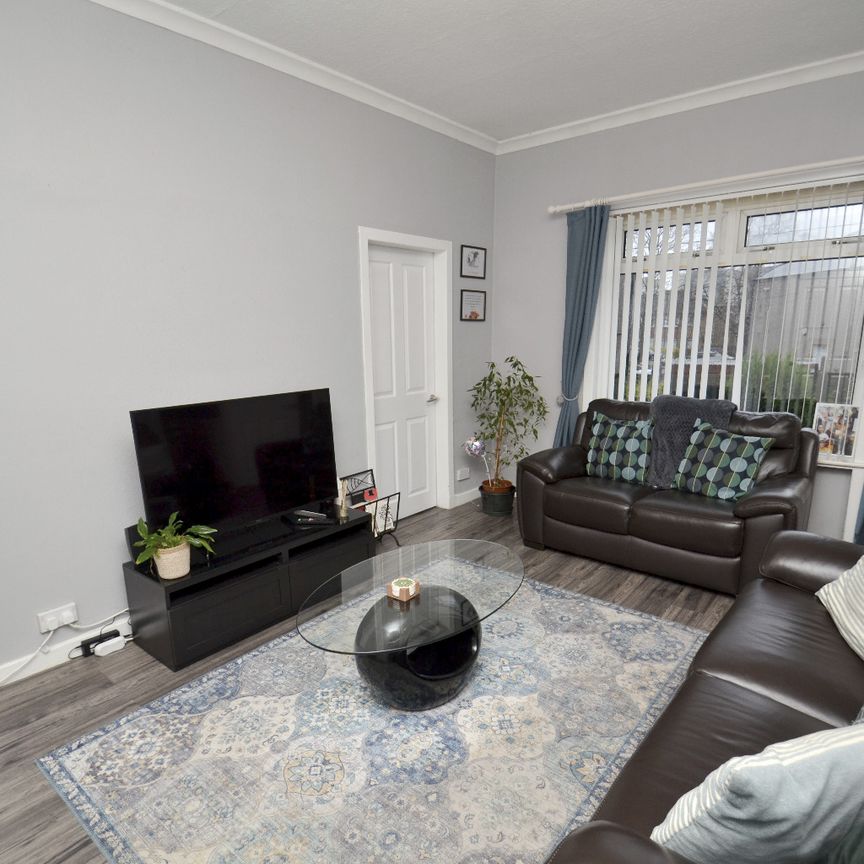 3 bed flat to rent in Trinity Avenue, Glasgow, G52 - Photo 1