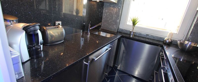 Hochwertig ausgestattete Wohnung mit Natursteinböden - Photo 1