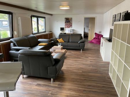 Modern möblierte Wohnung mit 2 Schlafzimmern in Köln- Vogelsang - Photo 3