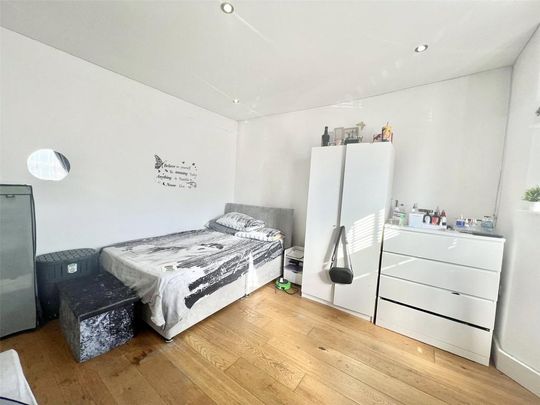House share to rent - Photo 1