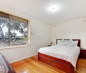 Charming 3 Bedroom Home in Dallas - Photo 3