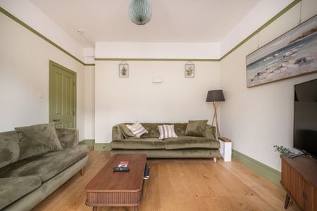 4 bedroom terraced house to rent - Photo 3