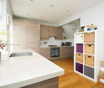 3 bedroom semi-detached house to rent - Photo 3
