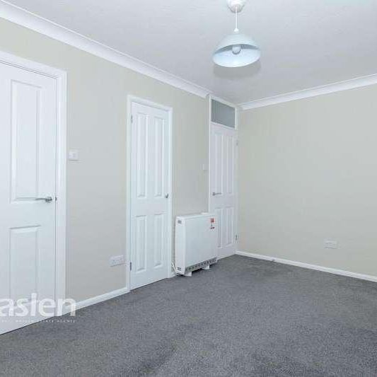 Grinstead Lane, Lancing, BN15 - Photo 1