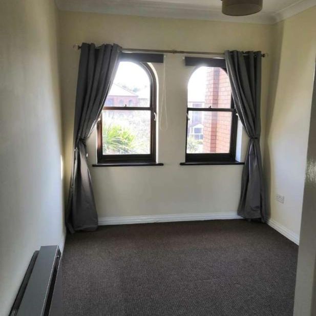 Marks Court, SS1 - Photo 1