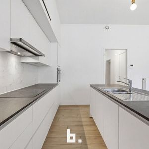 Appartement te huur in Roeselare voor € 960 met 2 slaapkamers - Photo 2