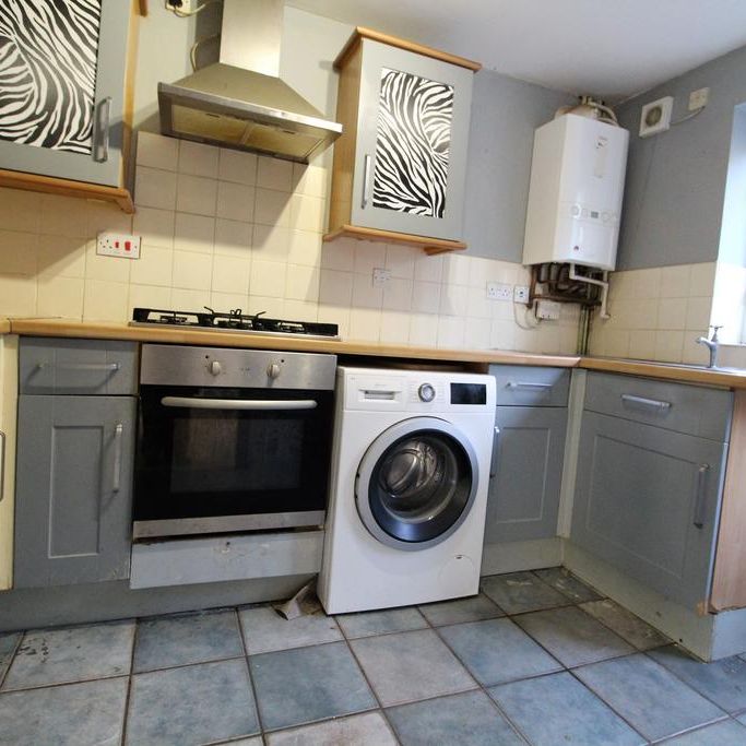 3 bedroom end of terrace house to rent - Photo 1