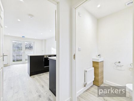 1 bedroom semi-detached house to rent - Photo 5