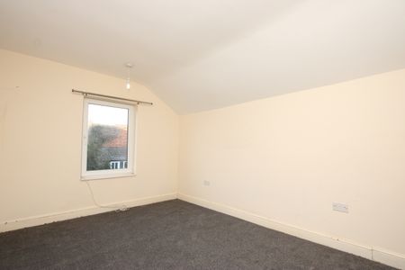 Princes Street, Kettering, Northamptonshire, NN16 - Photo 2