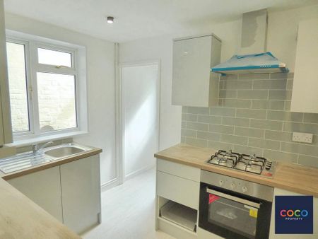 3 bedroom terraced house to rent - Photo 5