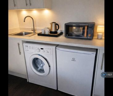 Studio to rent - Photo 5