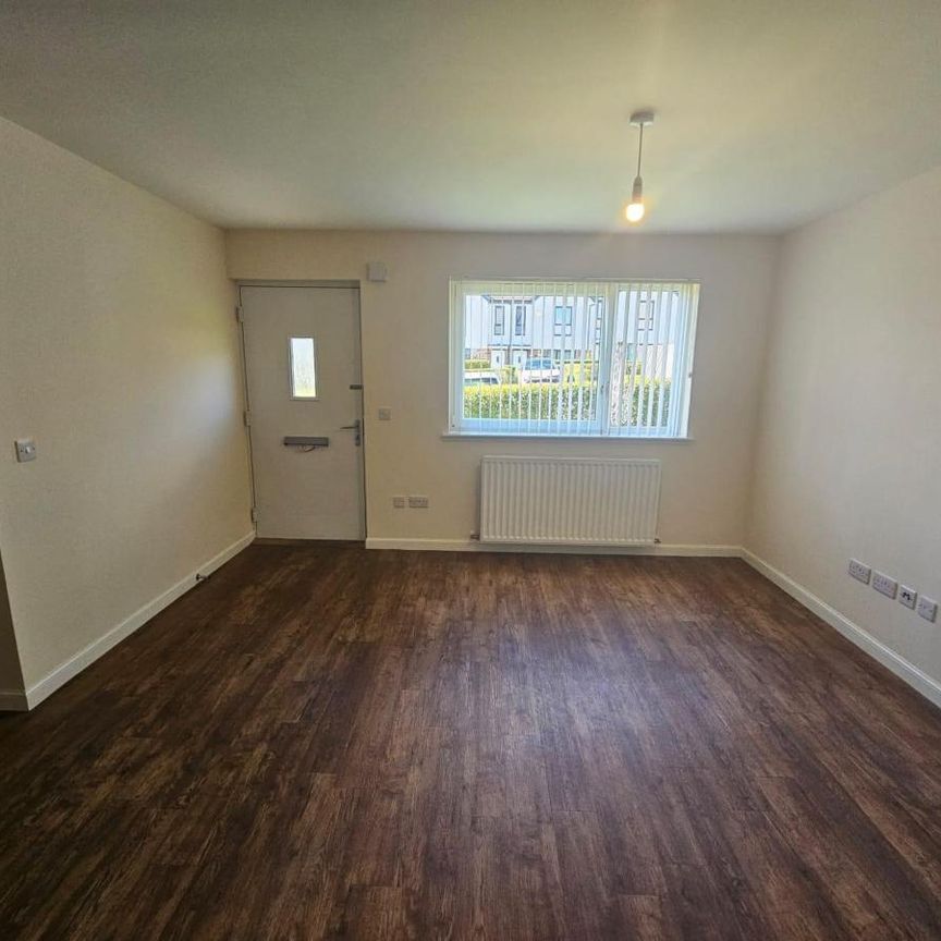 2 Bed House - Photo 1