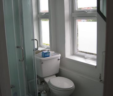 4 bedroom semi-detached house to rent - Photo 5