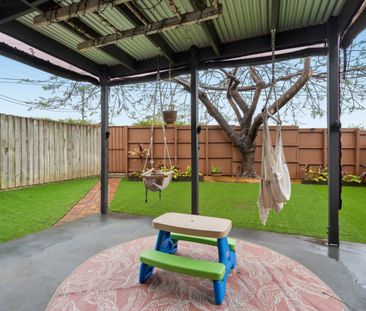 Water Included - Three-Level Townhouse in Prime Everton Park Location - Photo 4