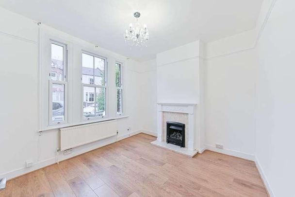 Hambro Road, Streatham Common, SW16 - Photo 1