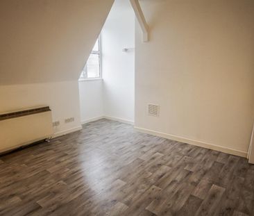 35 Long St, Dursley - Photo 1