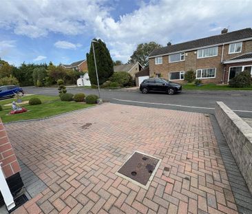 3 bedroom semi-detached bungalow to rent - Photo 1