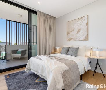 Modern Timber Floored Spacious Two Bedroom Apartment with Designer ... - Photo 3