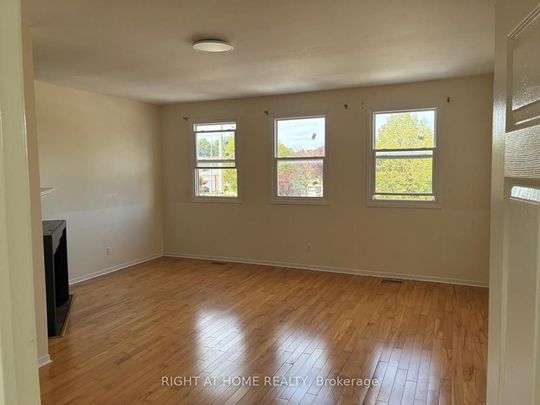 For Lease - 29 Roxanne Crescent, Toronto, Ontario - Photo 1