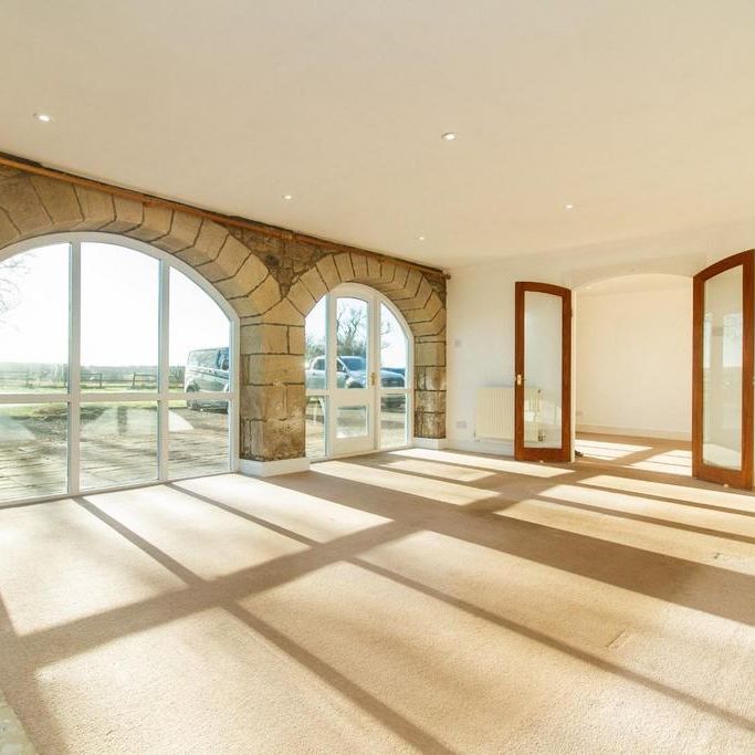 4 bedroom detached house to rent - Photo 1