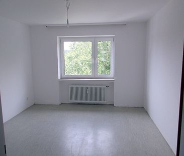 Nähe Waldsee & Zentrum: Renovierte + gepflegte 3-Zi.-Wohnung hell, großzügig & mit Balkon - Photo 1