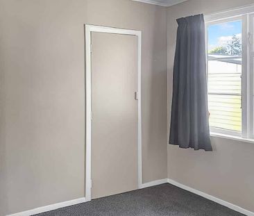 SHANNON - 3 BEDROOMS - Photo 5