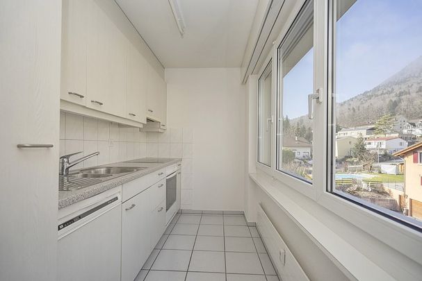 Rent a 4 ½ rooms apartment in Péry - Photo 1