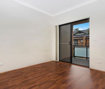 4/76-78 Mountford Avenue, Guildford. - Photo 1