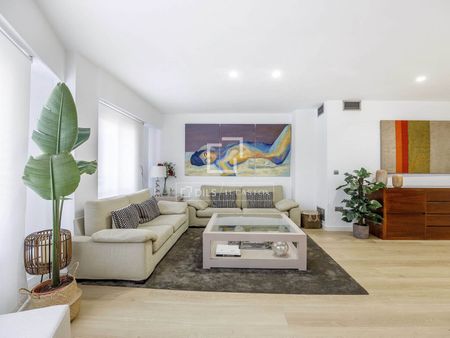 Excellent 4 Bedroom apartment for rent in El Pla del Real, Valencia - Photo 3