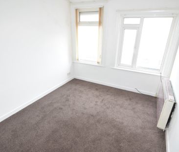 To Let 1 Bed Flat - Photo 3