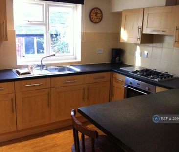 1 bedroom in a house share to rent - Photo 4