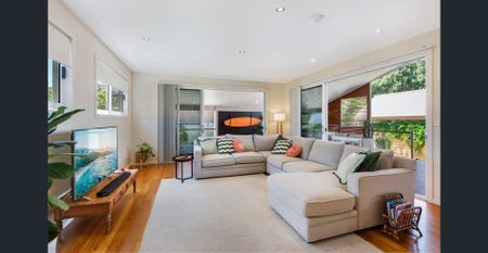 The Ultimate Beach House - Luxurious Four Bedroom Home, Every Room with an Ensuite. - Photo 4